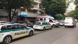 Bratislavu vystrašila v utorok večer nečakaná streľba pri obľúbenom nákupnom centre. Nove Fakty StreÄ¾ba V Bratislave Sa Zmenila Na Brutalnu Popravu Vrah Vypalil Na MajiteÄ¾a Osem Ran Galeria Topky Sk