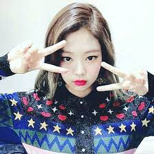 نقطة وتصير البايس س بايسك من بلاك بينك هي بالاصل ليسا بس عن قريب يمكن تصير جيني blackpink blackpink jennie black pink