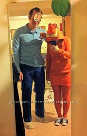 Cool Homemade Couple Costume Idea Garfield And Jon Arbuckle Couples Costumes Homemade Couples Costumes Book Characters Dress Up