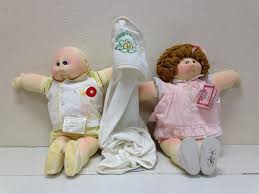 They experienced popularity in the 1980s, and original cabbage patch dolls made before 1990 are considered vintage. Lot 2 Xavier Roberts Original Cabbage Patch Dolls Including Malia Felise 1981 New Ears Addition Abner Herbert All Items Are Sold As I