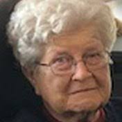 Amy Linderman's Instagram, Twitter & Facebook