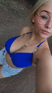 SENDING PICSS TO EVERYONE WHO LIKES THIS POST (I will actually do it but be  patient 😙)