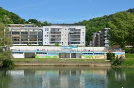 Ambiance Estivale A La Piscine Port Joint De Besancon Macommune Info