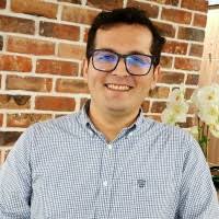 100+ perfiles de «Hassinger»