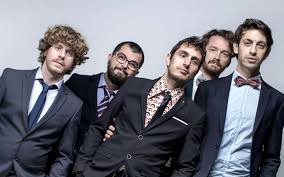 Lo stato sociale (italian for the welfare state) are an italian band, formed in 2009 and consisting of alberto cazzola, lodo guenzi, enrico roberto, francesco draicchio and alberto guidetti. Con Lo Stato Sociale Canzoni Per La Ricerca Metro News