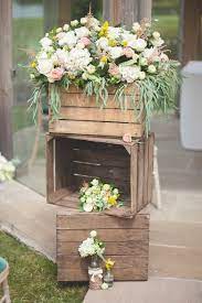Pink Yellow Wooden Crates Wedding Decor Http Www Deerpearlflowers Com Country Wooden Crates Deco Mariage Champetre Deco Mariage Pas Cher Idee Deco Mariage