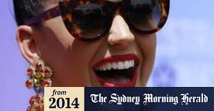 Katy Perry tells Melbourne schoolgirls 'don't waste too much time thinking  about boys'