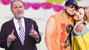 Lorenzo reveló además que será una ceremonia con numerosos invitados. Indignado El Gordo Muestra La Invitacion Que Aun No Le Llega De La Boda De Chiquis Rivera Con Lorenzo Mendez Shows El Gordo Y La Flaca Univision