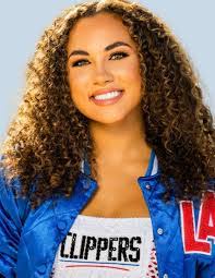 Leah Silva's Instagram, Twitter & Facebook