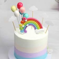 Torta A Strati Arcobaleno Topper Con Nuvole E Palloncini Torte Di Co Torta Di Compleanno Arcobaleno Torte Di Compleanno Decorazione Della Torta Di Compleanno