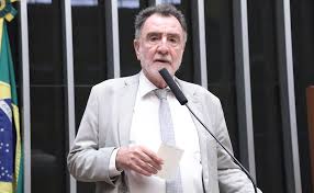 Patrus Ananias confirma pré-candidatura ao governo de Minas pelo PT
