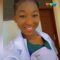 Caroline Hackman's Instagram, Twitter & Facebook