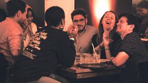 Fenomeno “social dinner”: è boom delle cene tra sconosciuti per fare nuove  amicizie - La Stampa