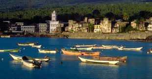 It sits on the northern end of the mozambique channel, between northwestern madagascar and northeastern mozambique. Comoros Camara Arabe Mexicana De Industria Y Comercio