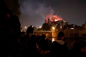 Le feu s'est déclaré vers 18h50. Incendie De Notre Dame De Paris Les Images De La Catastrophe