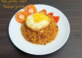 Resep dan cara memasak nasi goreng sederhana yang enak di santap untuk sarapan atau ketika sedang kelaparan wkwkwkyuk dicoba, gampang banget kok buatnya. Resep Resep Nasi Goreng Sederhana Rasanya Yummy Yang Renyah