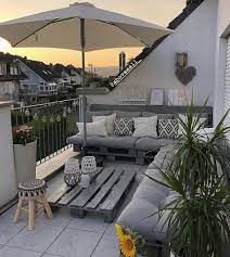 Un terrazzo dalle ampie metrature va arredato in maniera spettacolare, puntando sul tavolo e/o sulle sedute. Arredare Il Balcone Piu Di 70 Idee Per Un Look Che Stupisce