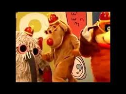 песня тра та та та тра та та та The Banana Splits The Tra La La Song One Banana Two Banana Hd Youtube In 2020 Song One Name That Tune Songs