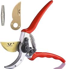 Garden Shears In 2020 Pruning Shears Garden Shears Garden Hand Tools