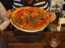 Luca marchiori looks at the origins, varieties and ways of eating pizza, italy's most famous food. Very Italian Pizza Breda City Menu Preise Restaurant Bewertungen Tripadvisor