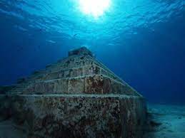 Yonaguni, one of the yaeyama islands, is the westernmost inhabited island of japan, lying 108 kilometers (67 mi) from the east coast of taiwan, between the east china sea and the pacific ocean proper. The Pyramids Of Yonaguni Jima Japan 1 Natur Rummet Dyr