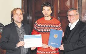 Hurra Hurra, der Scheck ist da!