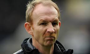 Scunthorpe sack Alan Knill, Brian Laws takes over