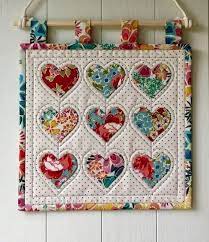 Volny Cz Mail 20 Neprectenych Zprav Mini Quilt Patterns Heart Quilt Pattern Quilted Wall Hangings Patterns