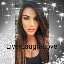 Lynda Carey's Instagram, Twitter & Facebook