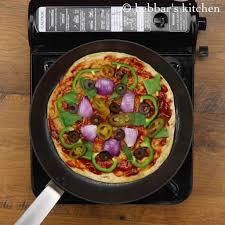 Cukup guna roti putih yang ada di rumah anda. Roti Pizza Recipe Pizza Roti Roti Pizza With Leftover Chapati