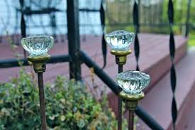 Gartenstecker Basteln 28 Ideen Fur Kreative Gartendeko Gartenstecker Garten Deko Metall Gartenkunst