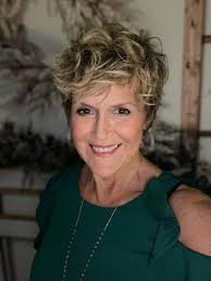 Penny Hodge's Instagram, Twitter & Facebook