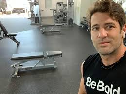 sooo HB got removed from the Kings Store but got re-signed? quite  interesting lol patiently waiting for the new jerseys to drop!! digging the  black version 🔥