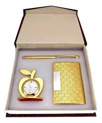 A company gift should be as remarkable as the company giving it. Buy Best Executive Corporate Golden Gifts Online Order Executive Corporate Gifts Online