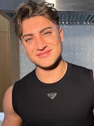 Dylan Poe's Instagram, Twitter & Facebook