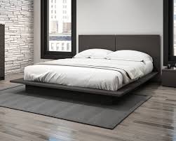 Meski umumnya tak terlihat secara langsung oleh tamu yang berkunjung ke rumah, kamar. Tempat Tidur Kayu Jati Minimalis Natural Duco Terbaru