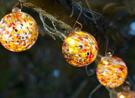 Solar Light Buying Guide Outdoor Accent Lighting Photos Huffpost Life