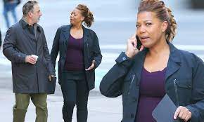 Queen latifah starring in, producing franchise reboot. Queen Latifah And Chris Noth Film Their First Scenes Together On The Nyc Set Of Cbs The Equalizer Daily Mail Online
