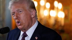 Trump says Zelenskyy's down to 2 choices 😳