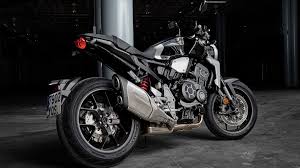 Completamente renovada, desde el elegante faro hasta el subchasis de aluminio remodelado, de carácter individual y agresivo. 2020 Honda Cb1000r Abs Guide Total Motorcycle