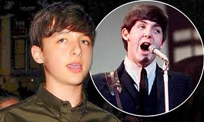 On 3 april 1999, mccartney gave birth to her first child, arthur alistair donald, now the eldest of eight grandchildren. Arthur Alistair Donald Grandson Of Paul Paul Mccartney Sir Paul Beatles Pictures