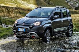 Other modifications to the exterior include a bigger air intake, a disproportionate rear quarter window, and a new set of wheels. Fahrbericht Fiat Panda Cross 4x4 Twinair Turbo Autoscout24