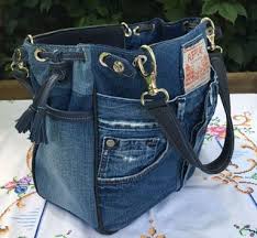 Tasche aus alter jeans nahen einfache anleitung und ideen. Jeans Taschen Jeans Tasche Jeanstaschen Taschen
