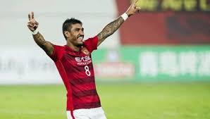 هو لاعب كرة قدم برازيلي يلعب في مركز الوسط مع نادي غوانغجو إفرغراند تاوباو في الدوري الصيني لكرة القدم والمنتخب البرازيلي. 9hadaxawhgueam