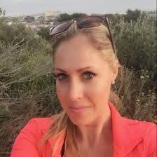 Amy Edsell's Instagram, Twitter & Facebook