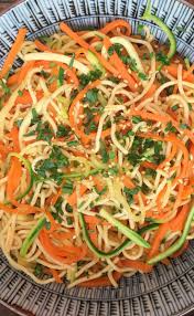 Recette Nouilles Sautees Faciles Aux Carottes Courgettes Et Sauce Soja 750g Recette Recette Nouilles Sautees Nouilles Sautees Nouilles