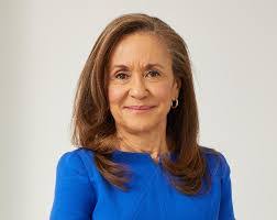 Linda Trainor's Instagram, Twitter & Facebook