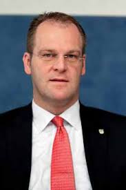 Interview mit Fredi Bobic Im Fokus: Fair Play Forum Flüchtlinge am Ball