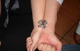 Interlocking Wedding Rings Tattoos Nail Art Tattoo Celtic Friendship Tattoos Couples Tattoo Designs Tree Of Life Tattoo