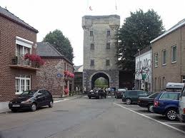 Liesbeth van tongeren (* 1958), niederländische politikerin (groenlinks) paul van tongeren (* 1950), niederländischer philosoph; Rundgang Durch Die Stadt Tongeren In Belgien